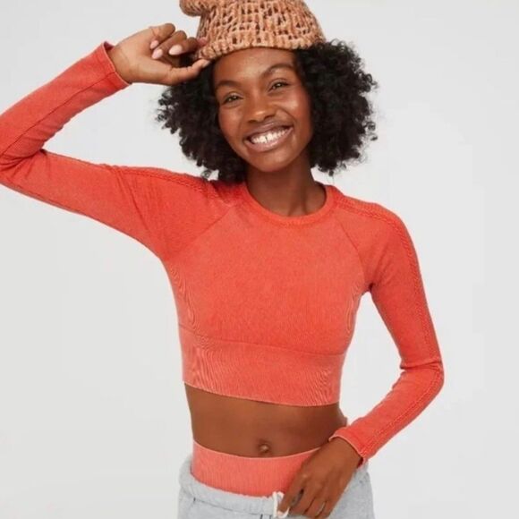 Aerie Offline Two Piece Set Leggings and Top - Picture 4 of 6